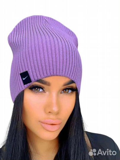 Женская шапка классическая