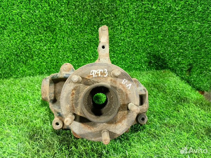 Ford Focus 3 левый пов.кулак