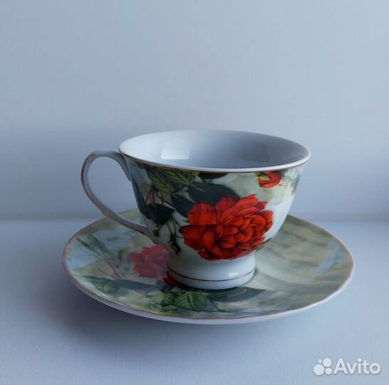 Чайная пара (чашка с блюдцем) в подарочной коробке