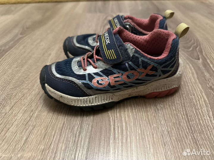 Кроссовки для девочки geox 26 размер
