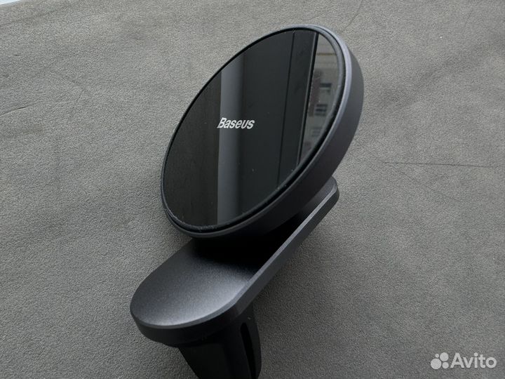 Держатель для телефона Baseus в автомобиль
