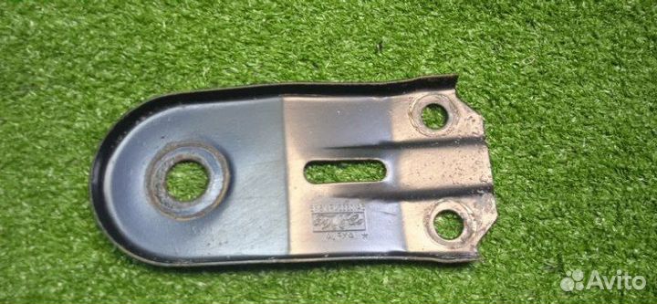 Кронштейн подрамника передний Ford Focus 2 седан