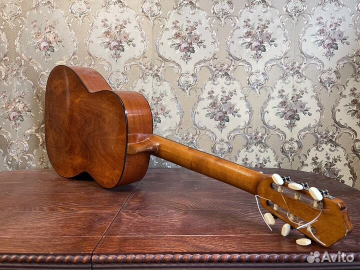 Классическая гитара cremona