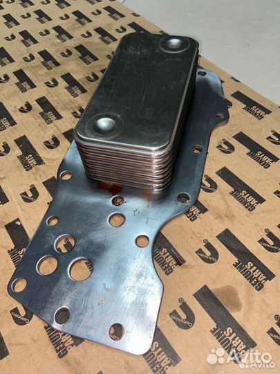 Маслоохладитель (теплообменник) Cummins ISBe, ISDe