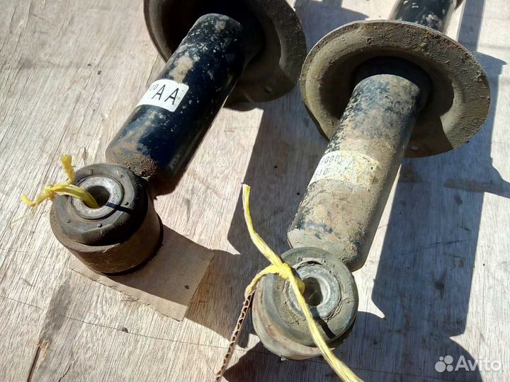 Subaru Impreza GE GH - Амортизатор задний Б/У