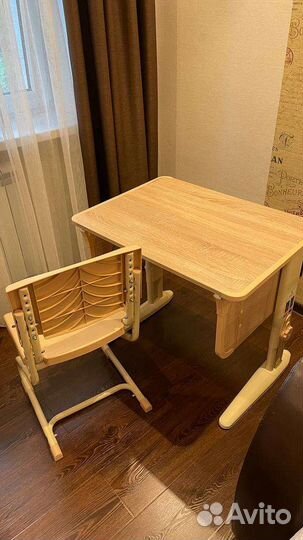 Детский письменный стол и стул бу