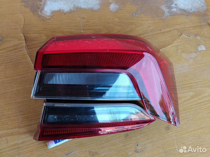 Задний правый фонарь skoda rapid II