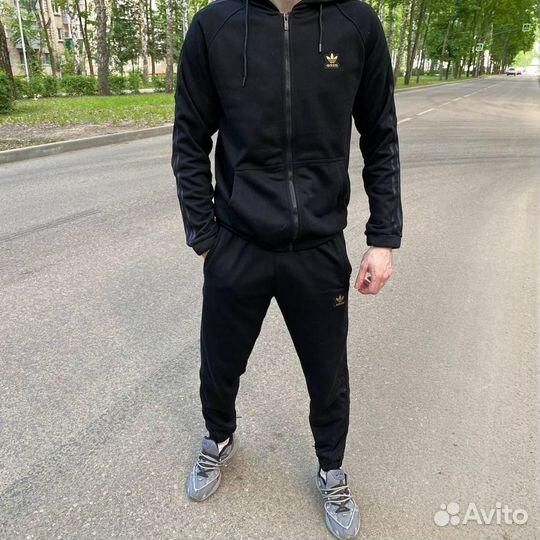 Спортивный костюм adidas