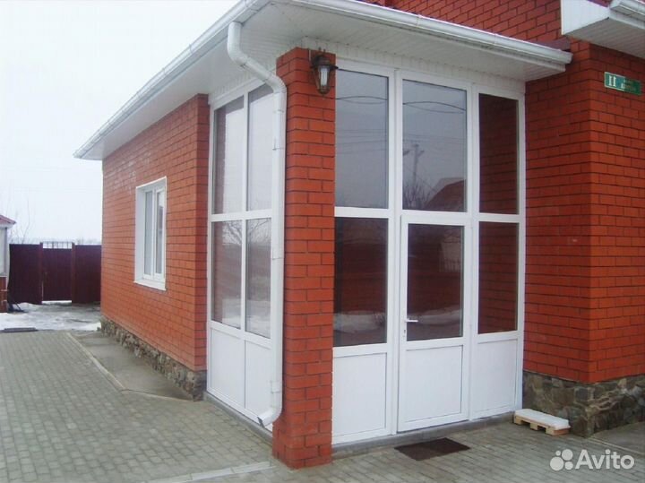 Пластиковые двери