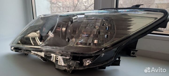 Фары на toyota camry 40