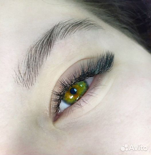 Модель на наращивание ресниц