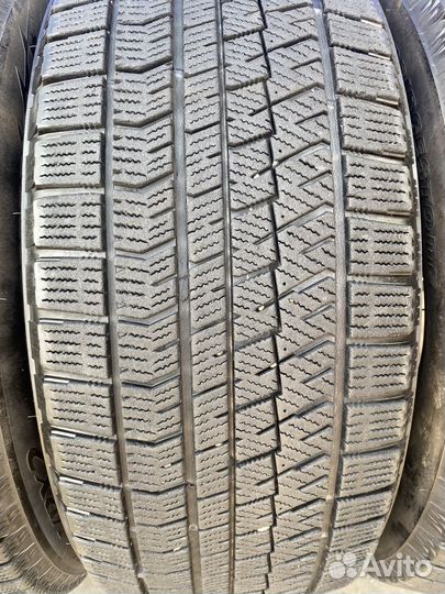 Bridgestone Blizzak VRX2 225/50 R18