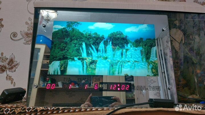 Часы электронные-календарь