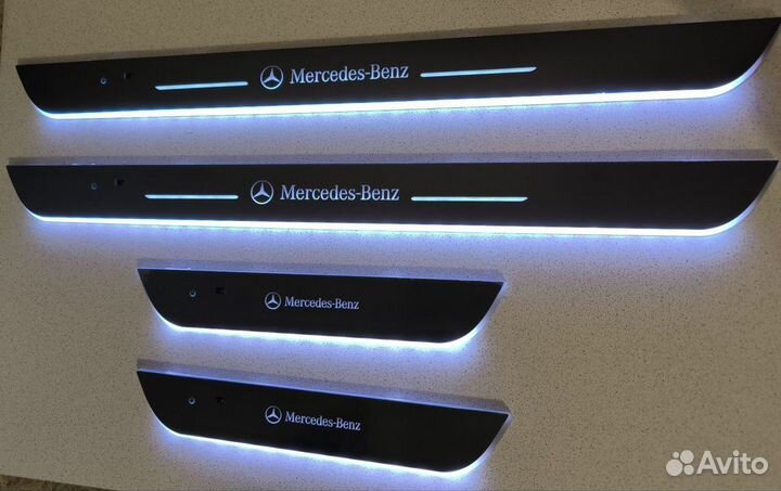 Пороги Mercedes беспроводные с подсветкой