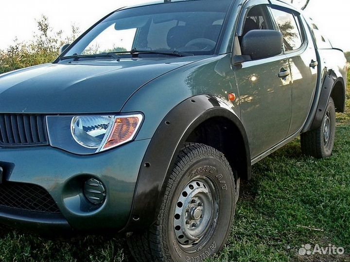 Расширители колесных арок Mitsubishi L200 2007