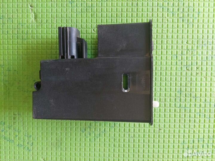 Активатор лючка бензобака Ford Focus ll