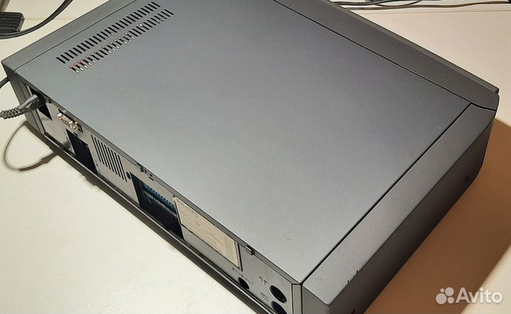 Видеомагнитофон Philips VR 969/58