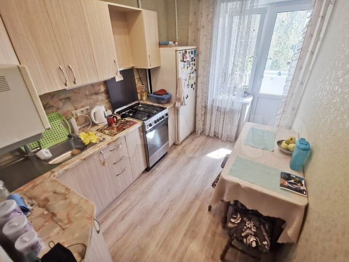 2-к. квартира, 54 м², 3/9 эт.