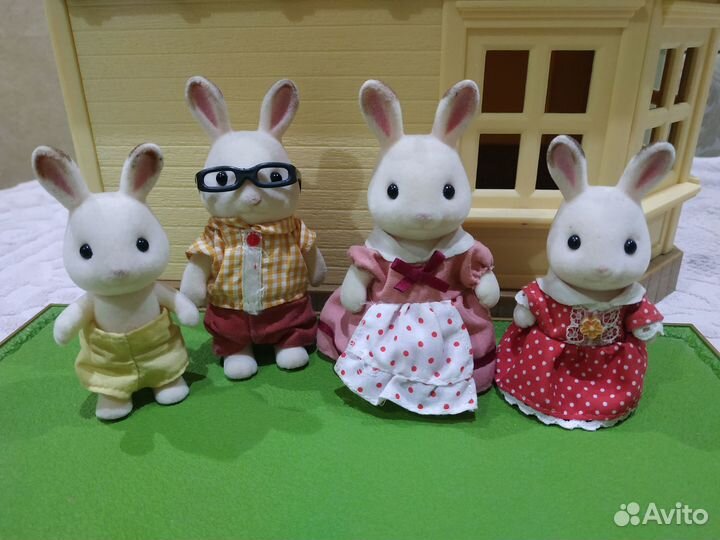 Sylvanian families домик с мебелью и кроликами