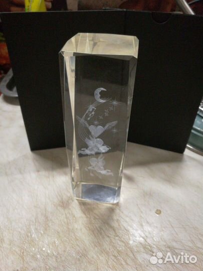 Ангелы в призме из оргстекла