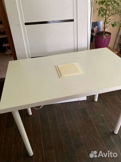 Стол для маникюра с вытяжкой