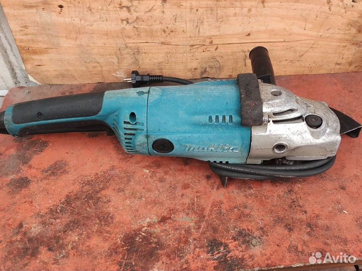 Ушм болгарка makita ga9020