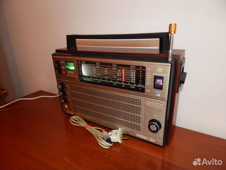 Советский радиоприемник Океан 214 с FM