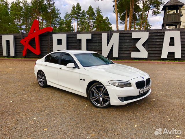 Машины жуковка. БМВ f10 белая. BMW f10 белая Shadow line. BMW 5 f10 белая. BMW 5 f10 белая тонированная.