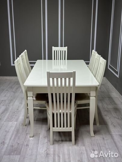 Стол в наличии