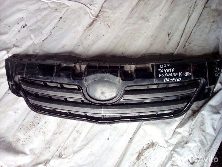 Решетка радиатора передняя Toyota Corolla 150