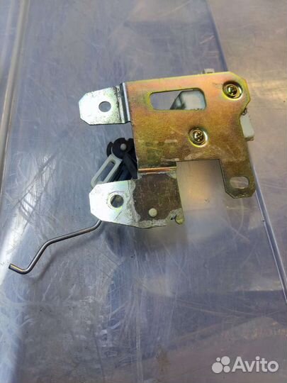 Активатор замка багажника VW Туарег 2002-2006год