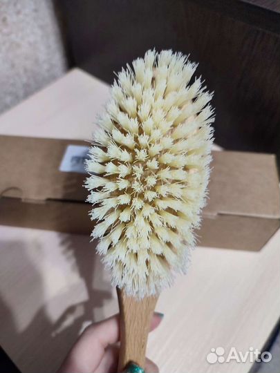 Щетка для сухого массажа новая
