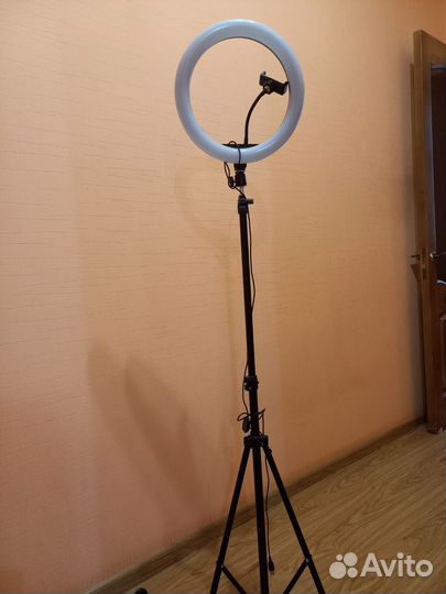Кольцевая лампа со штативом бу