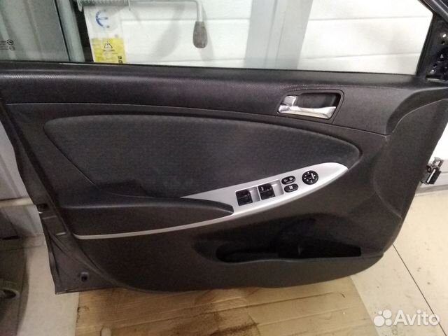 Hyundai Solaris обшивка двери