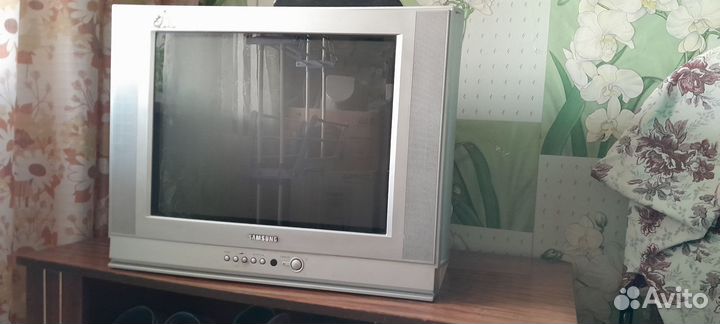 Телевизор samsung
