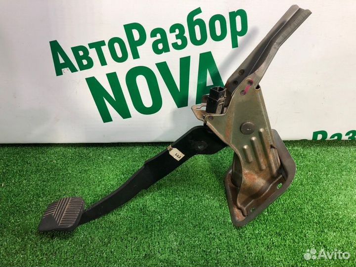 Педаль тормоза Nissan Almera N16 1.5 QG15 2005