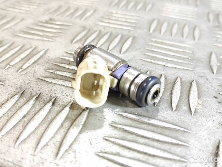 Форсунка двигателя Skoda Octavia 2004 2013