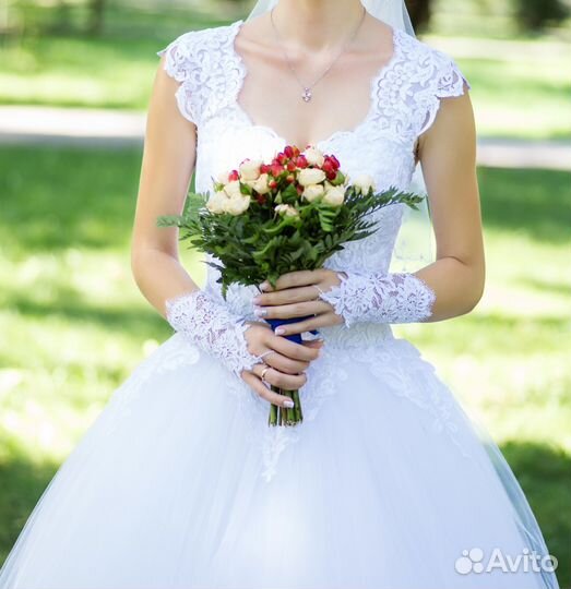 Свадебное платье белое