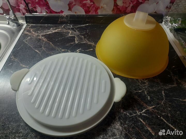 Тортница с крышкой