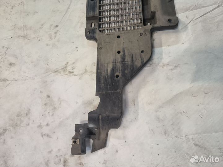 Защита днища правая Renault Megane 3