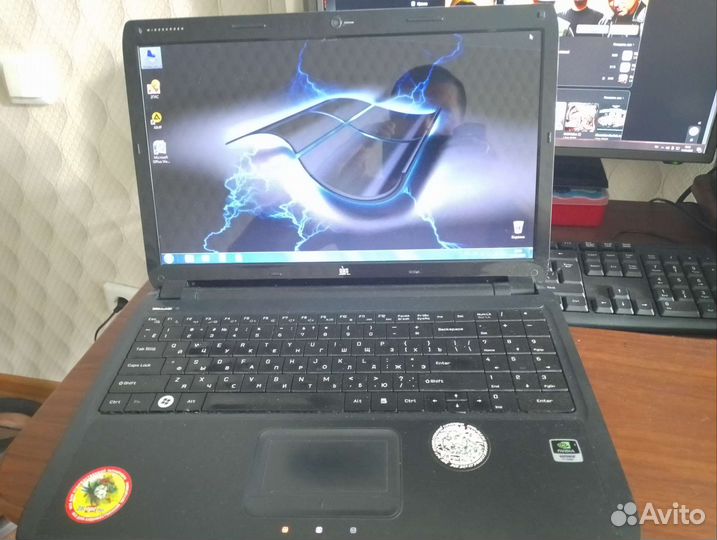 Ноутбук dns i3