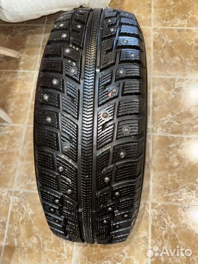 Kumho I'Zen KW22 215/65 R16 98T