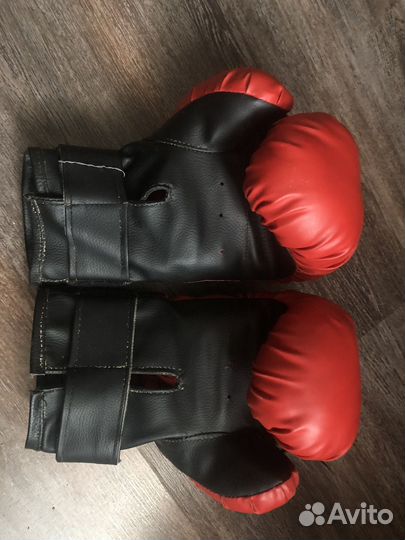 Боксерские перчатки