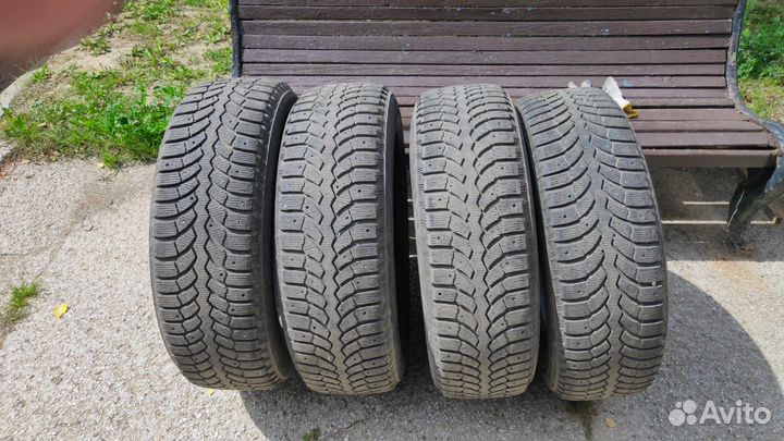 Bridgestone Blizzak Spike-01 235/65 R18