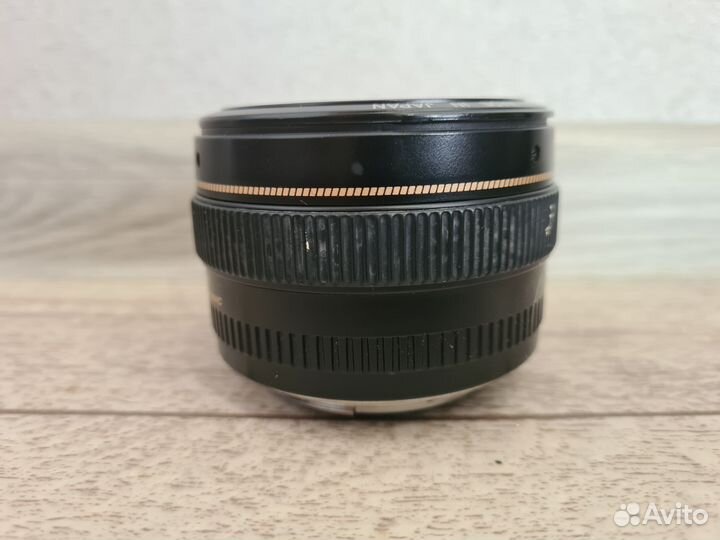 Canon EF 50mm f/1.4 USM