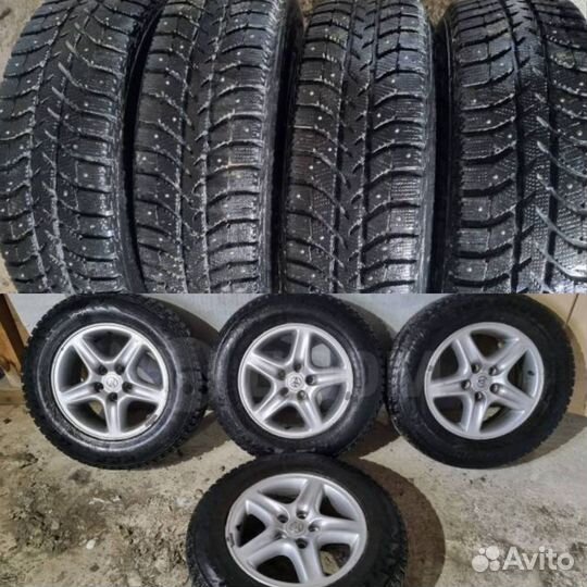 Bridgestone Ice Cruiser 5000 215/70 R16 100T