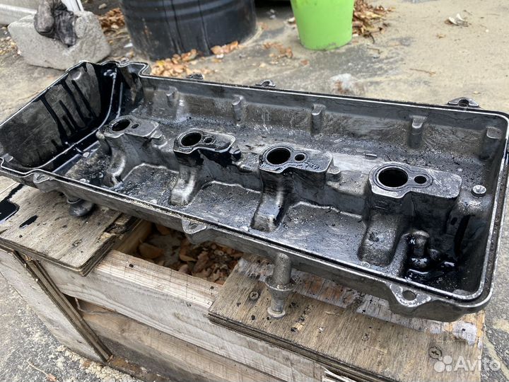 Крышка клапанная левая mercedes benz W 463