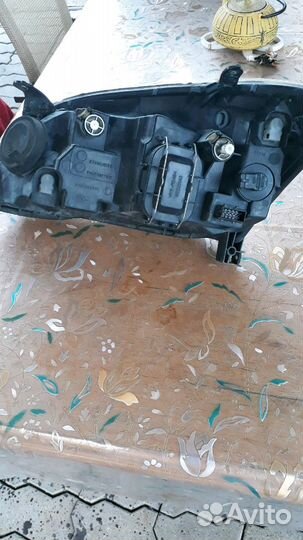 Продаю фару на тойоту