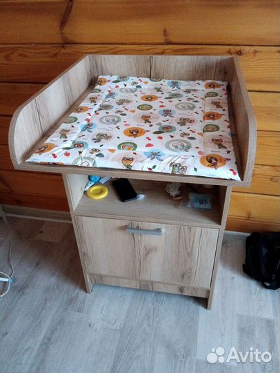 Пеленальный столик