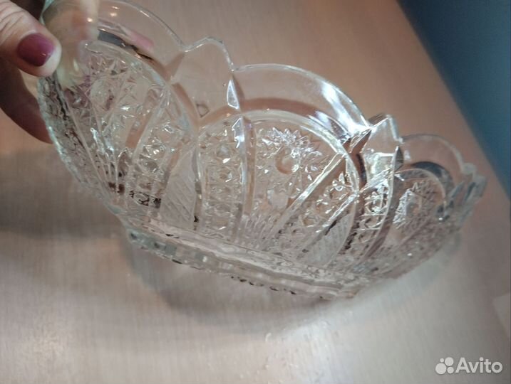 Большая хрустальная ваза, овальная